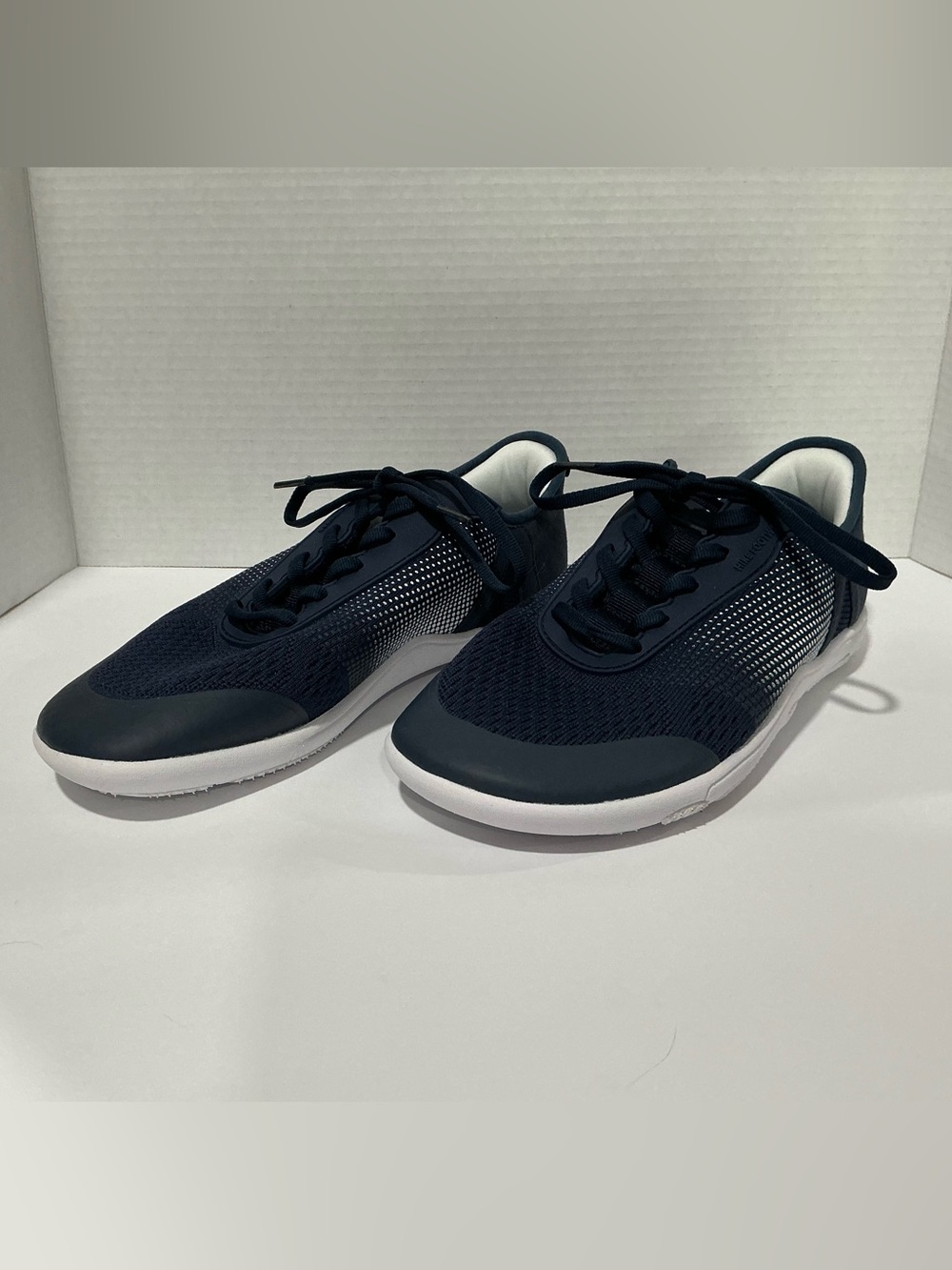 Men's Navy Knit Lace-Up Sneakers size 10